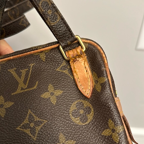 Authentic Louis Vuitton Marly Crossbody bag - Picture 3 of 7